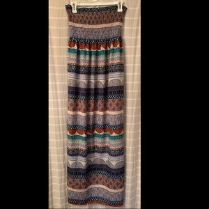 Medium strapless Gap dress